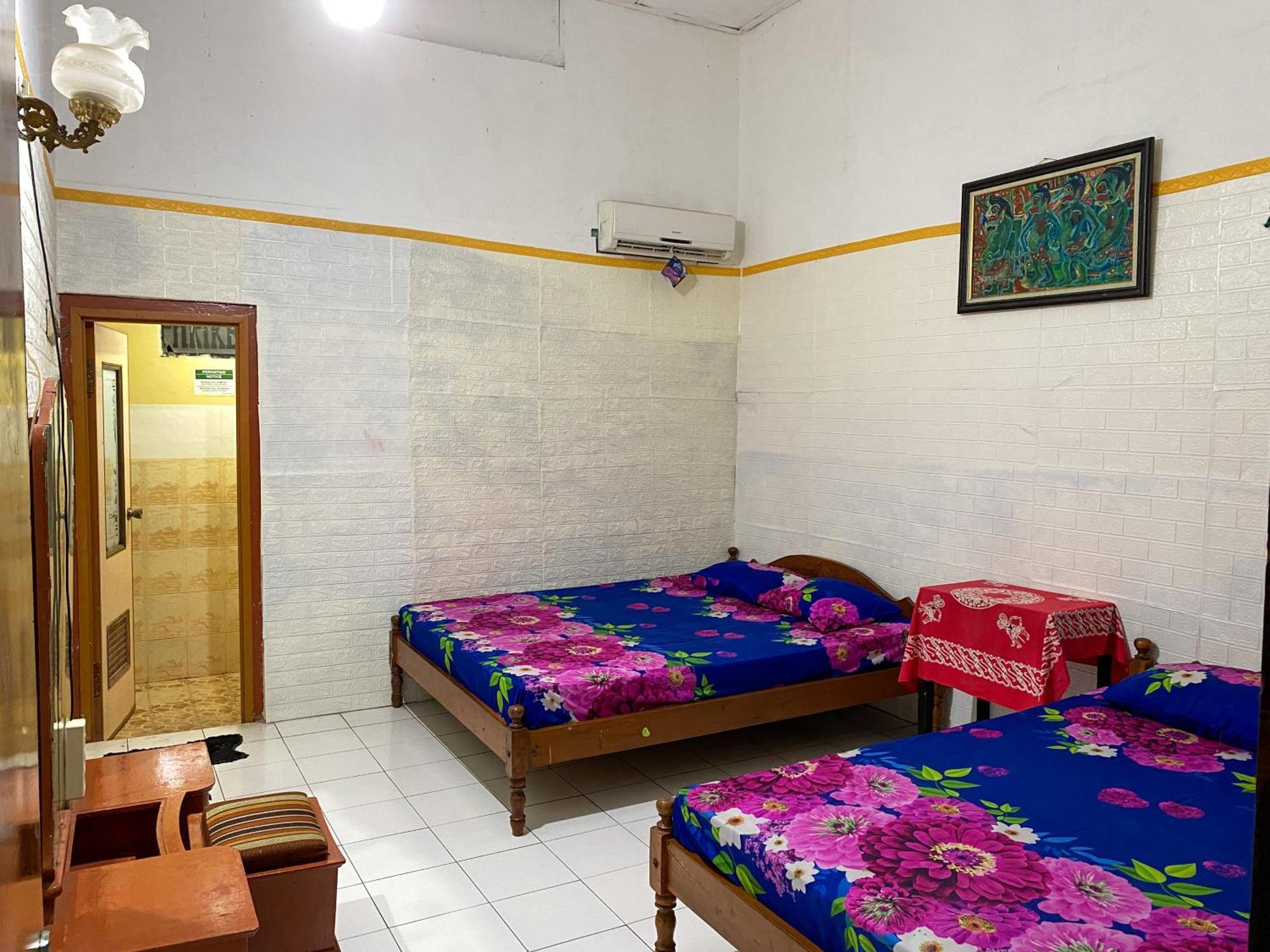 Parikesit Guest House 요그야카르타 외부 사진