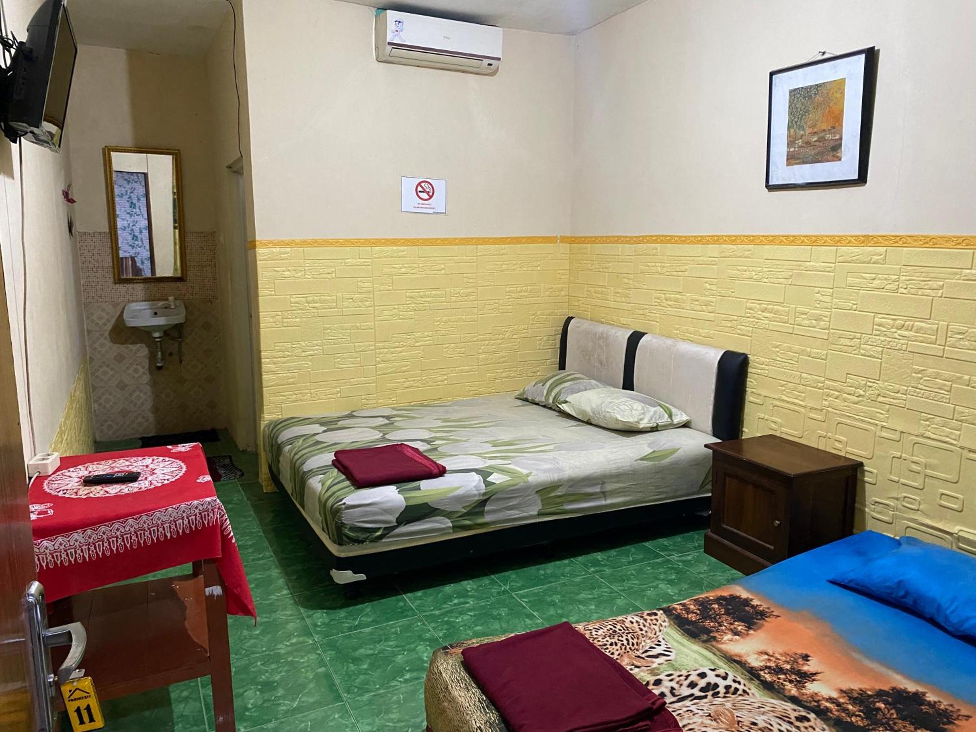 Parikesit Guest House 요그야카르타 외부 사진