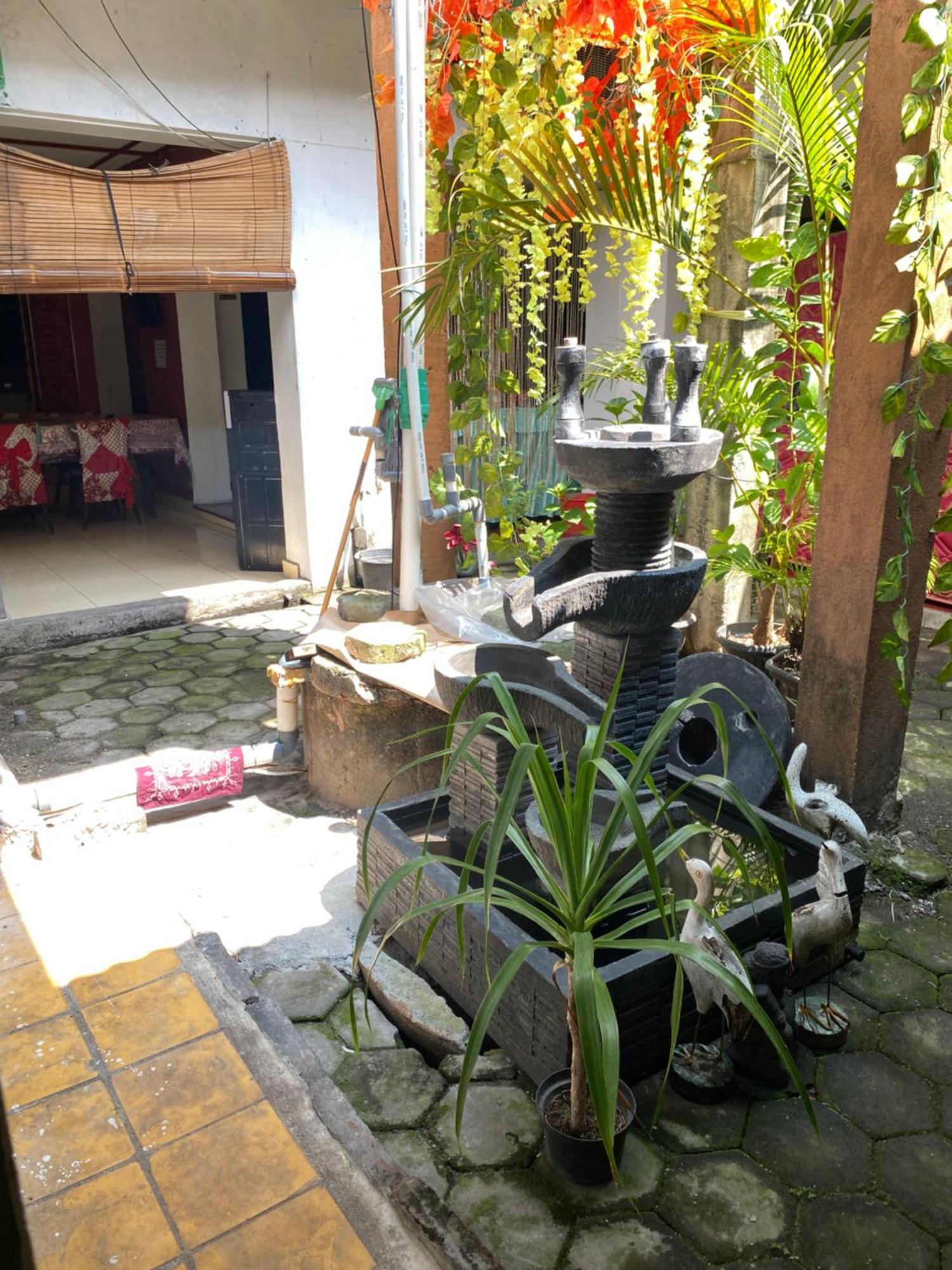 Parikesit Guest House 요그야카르타 외부 사진