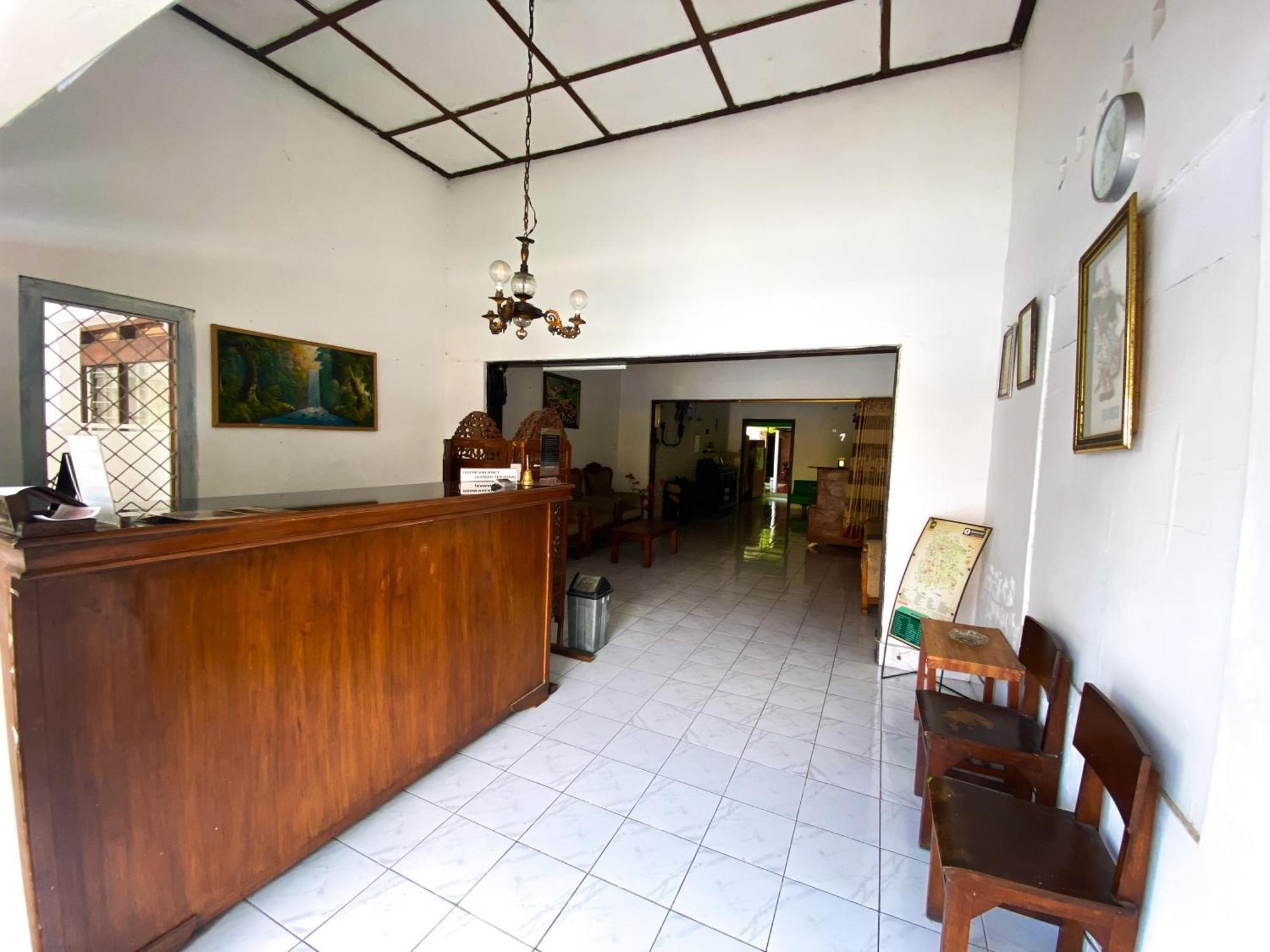 Parikesit Guest House 요그야카르타 외부 사진