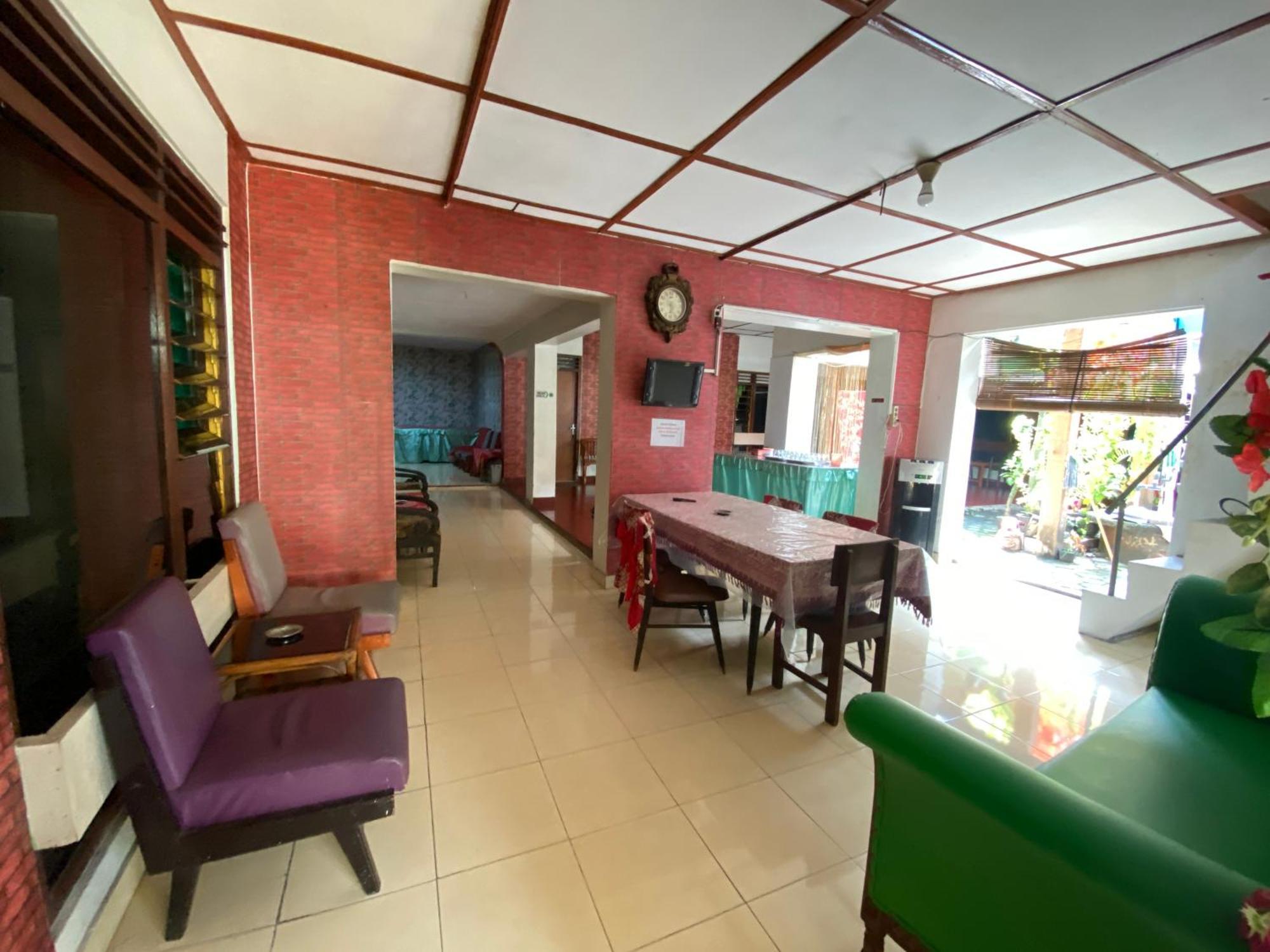 Parikesit Guest House 요그야카르타 외부 사진