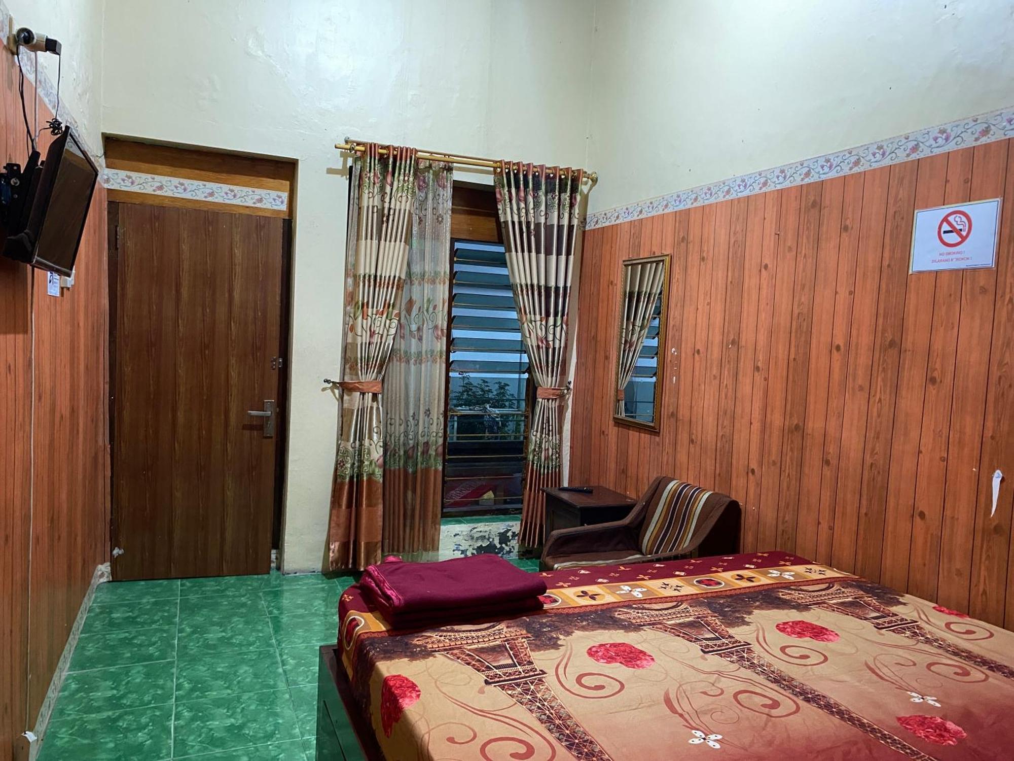 Parikesit Guest House 요그야카르타 외부 사진