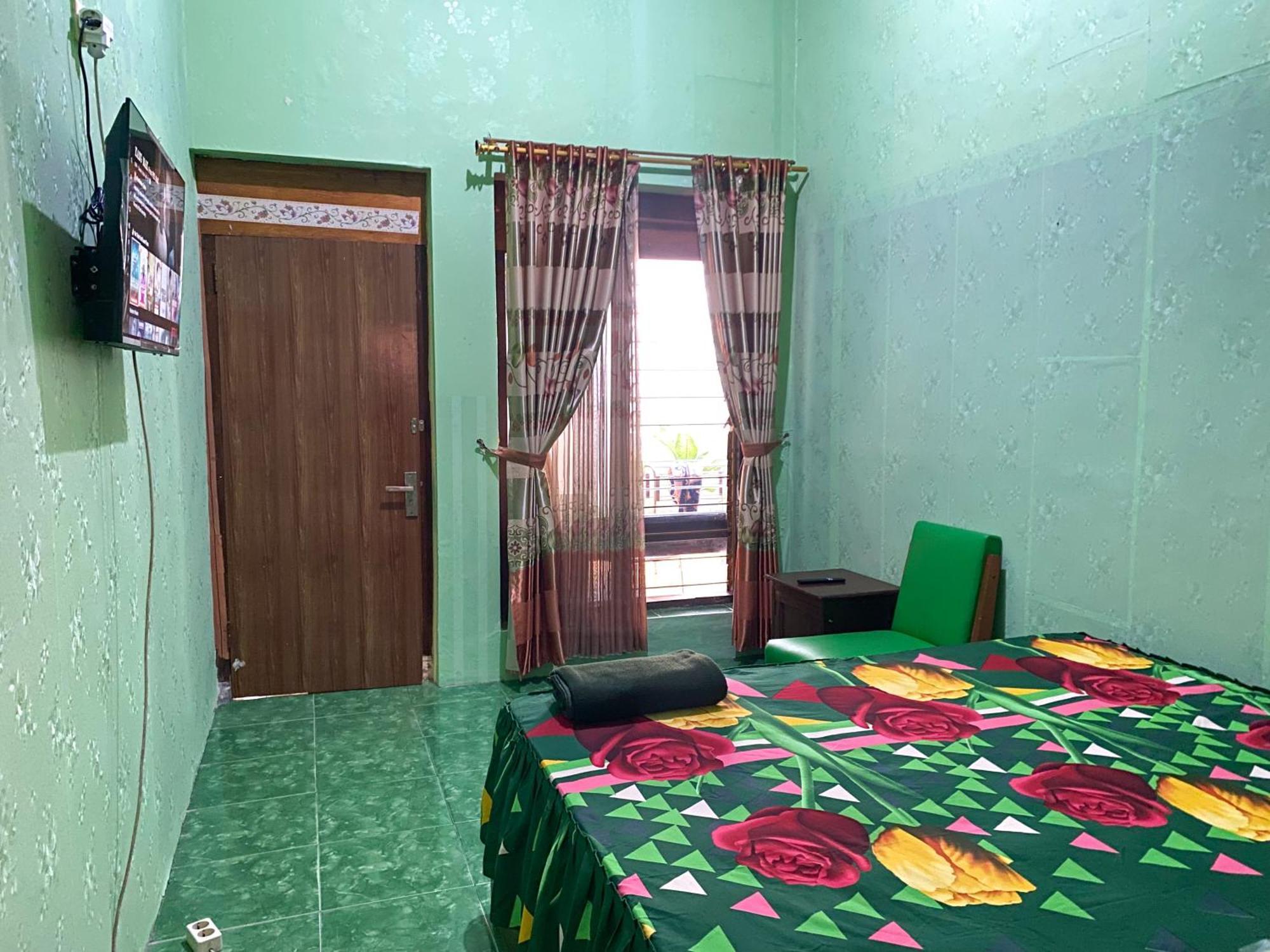 Parikesit Guest House 요그야카르타 외부 사진
